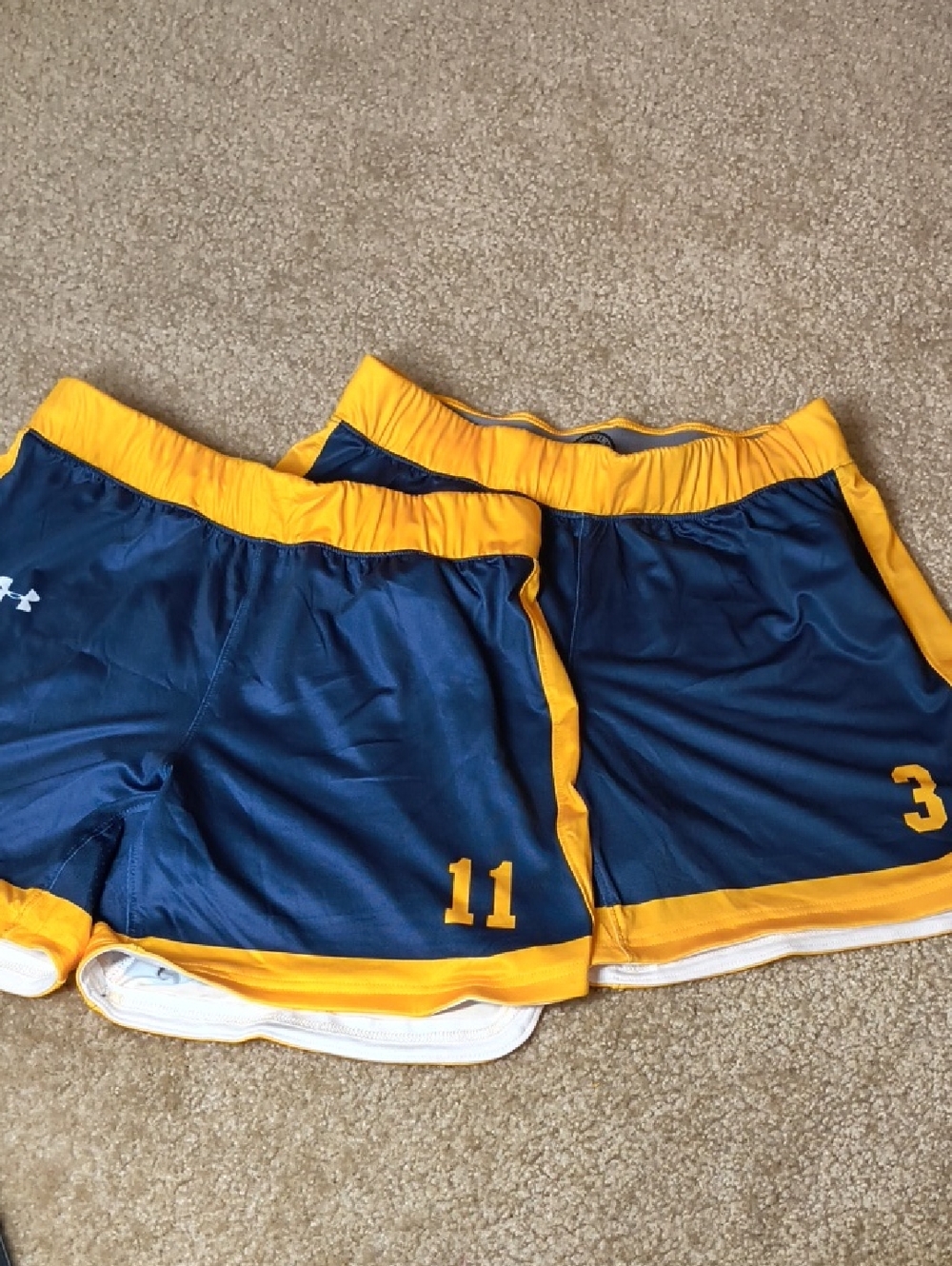 Under Armour Women’s Navy and Gold Athletic Game Shorts Set Size Medium C29